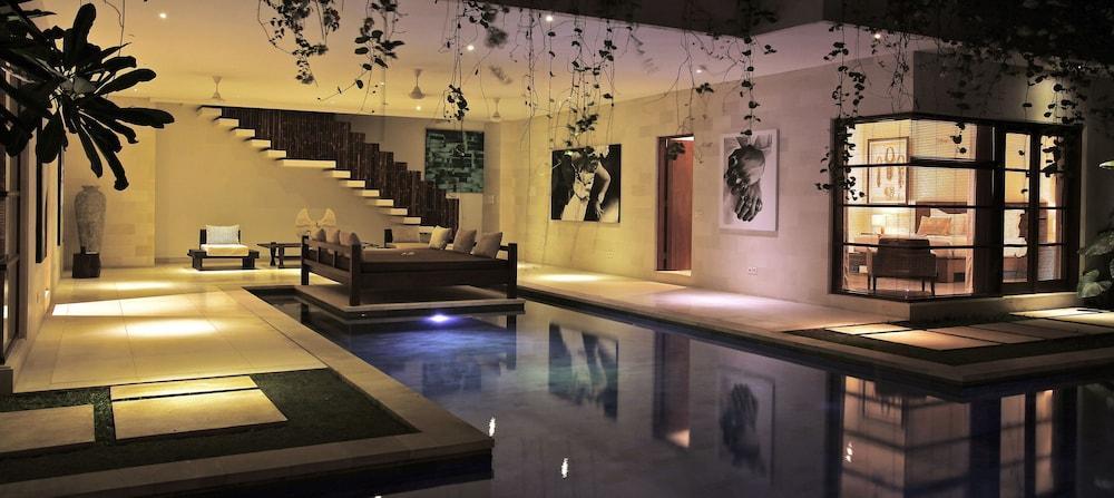 Nyaman Hotel 4*